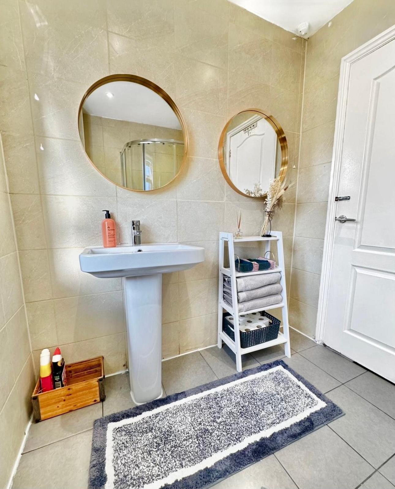 Charming 3-Bedroom House With Garden In Portsmouth, Close Parking, Train Station & Gunwharf Zewnętrze zdjęcie