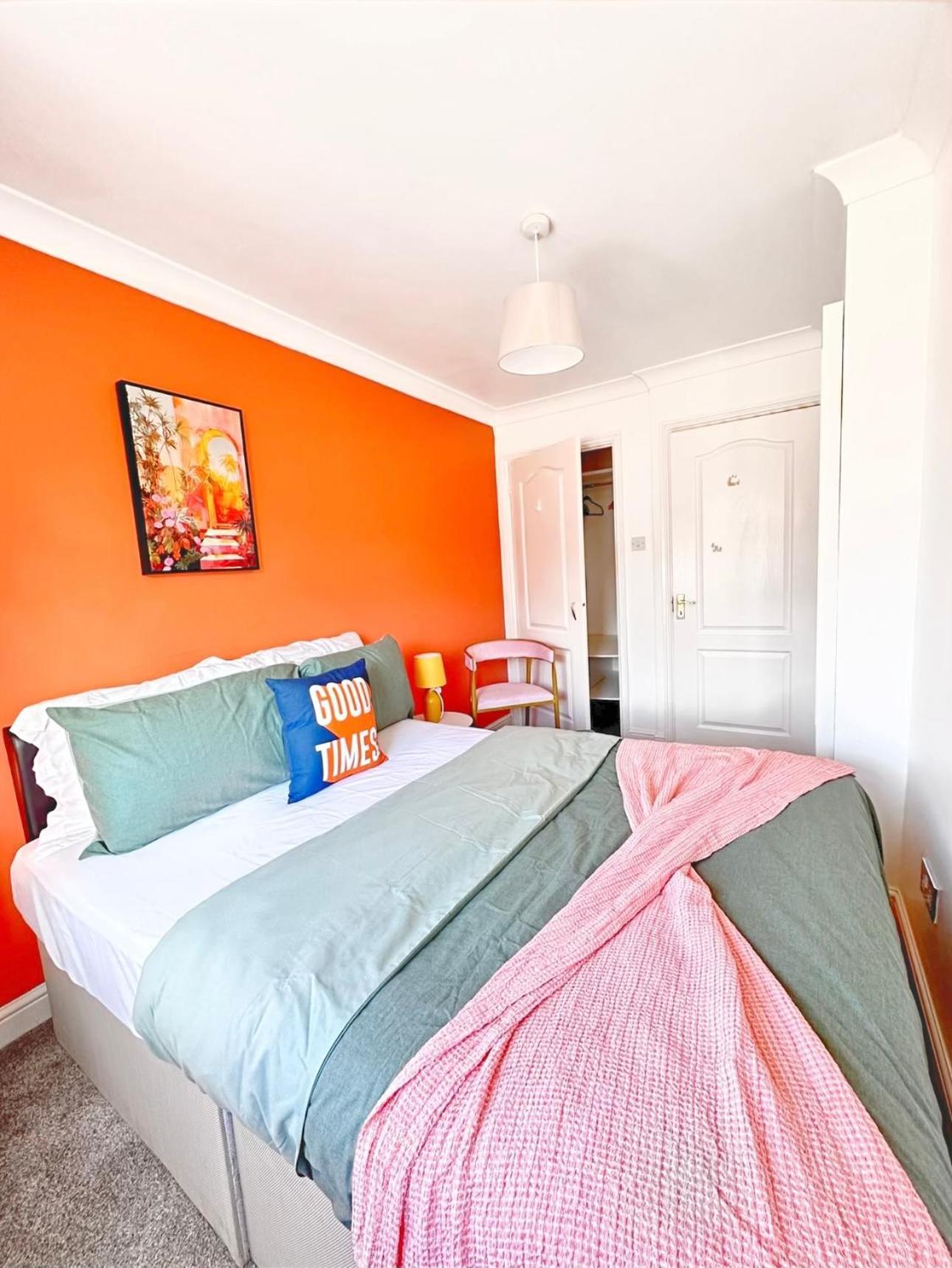 Charming 3-Bedroom House With Garden In Portsmouth, Close Parking, Train Station & Gunwharf Zewnętrze zdjęcie